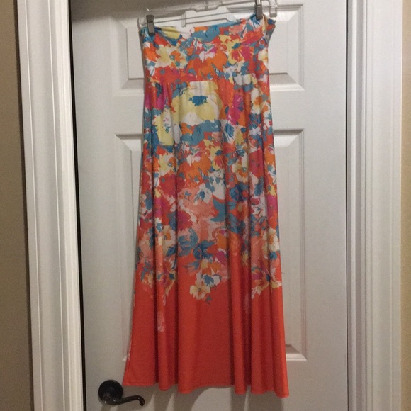 Sophia & Jayne Dresses & Skirts - Beautiful long maxi skirt!